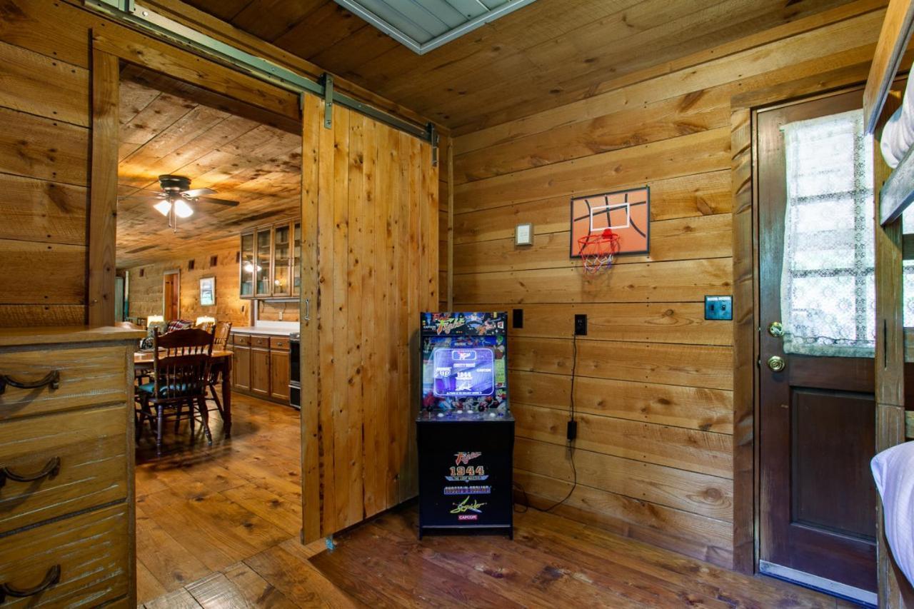 Forest Home Hot Tub Fire Pit Pool Table Pigeon Forge Luaran gambar